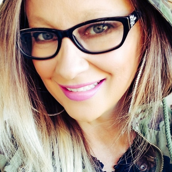 Meet your Posher, Mary - Picture 6 of 14